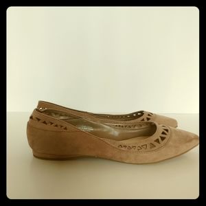 Nine West Suburbiao Flats Camel size 6